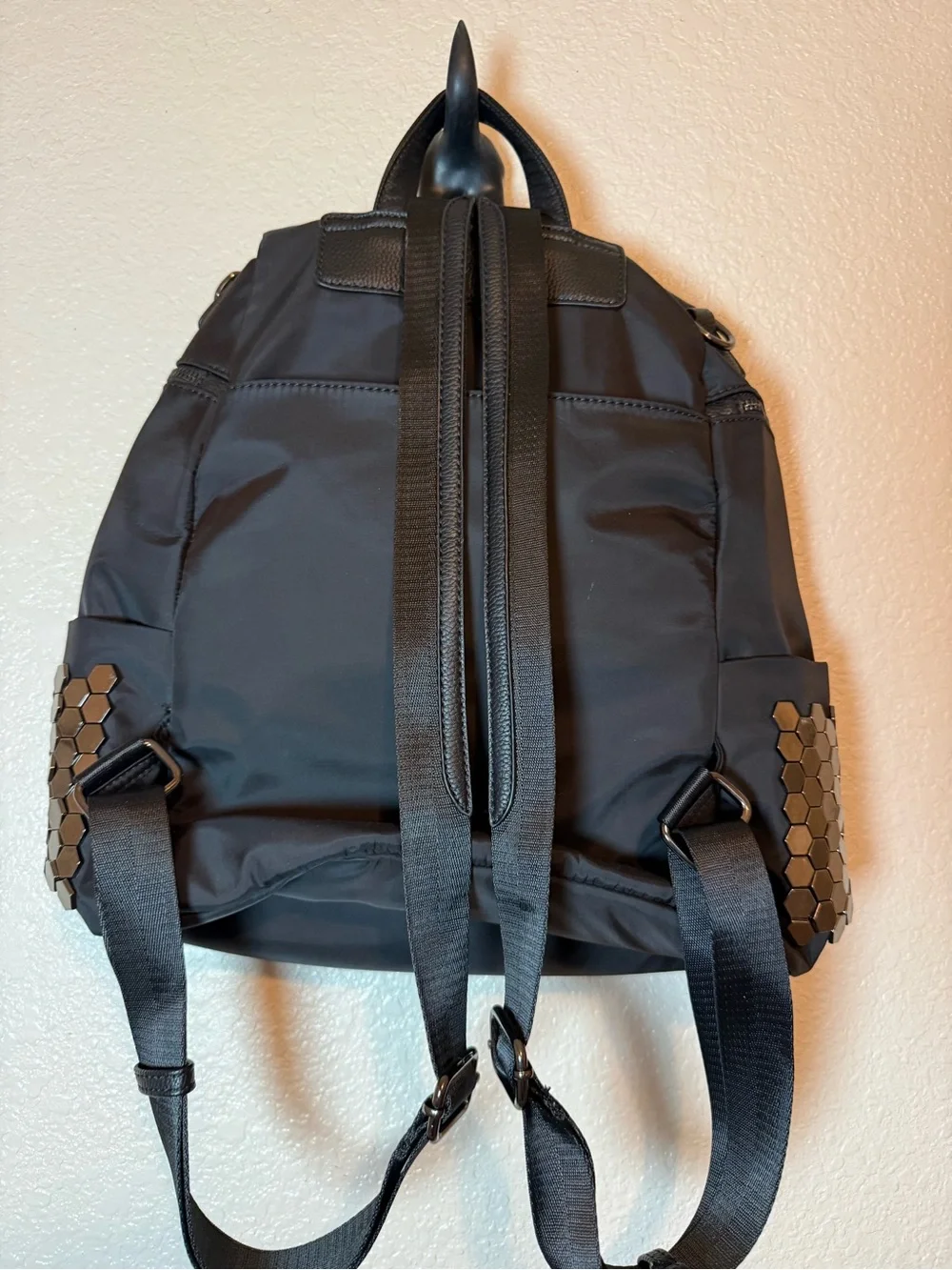 N/A black backpack